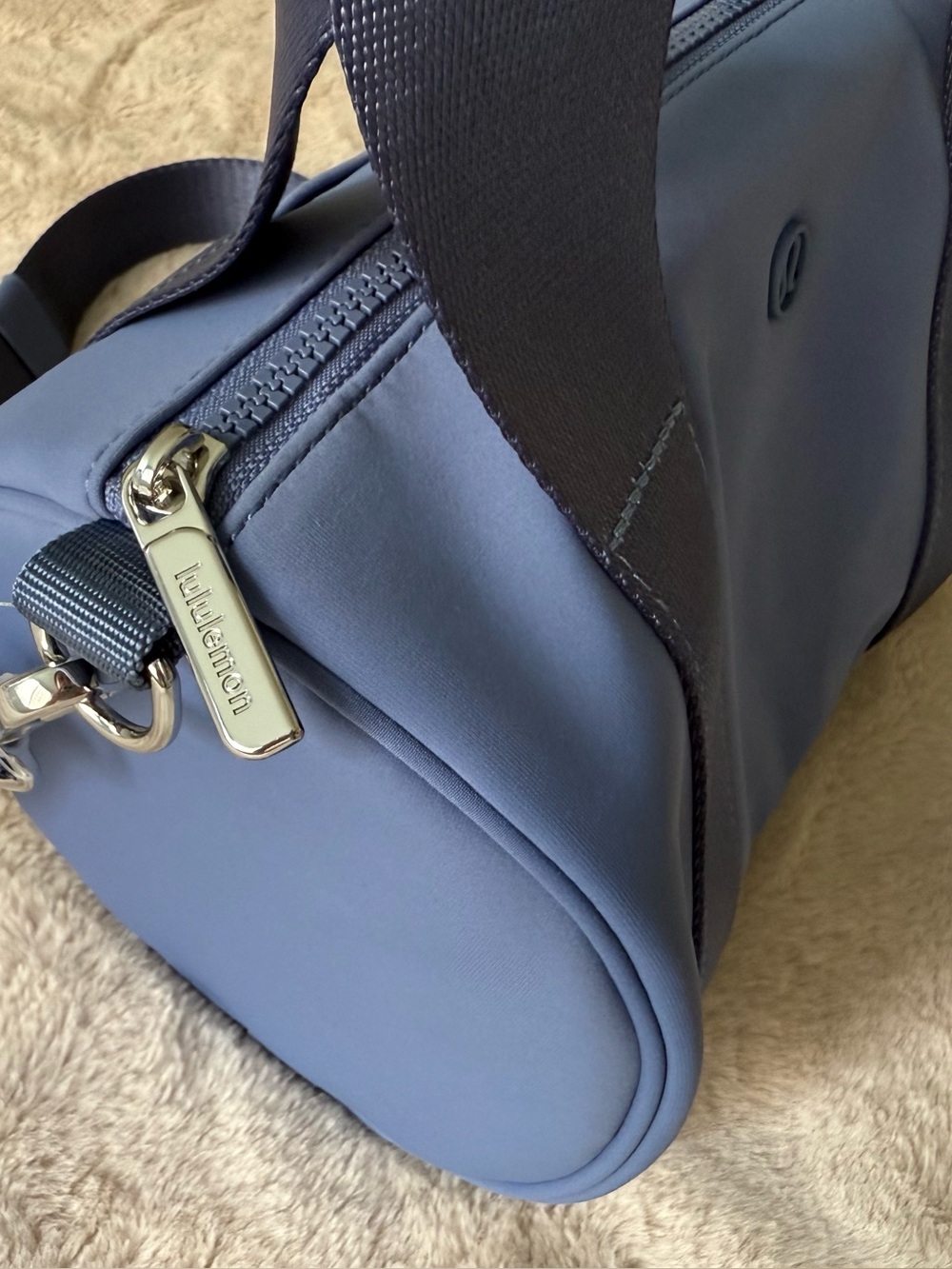 NWT Lululemon Knit Nylon Mini Barrel Duffle Bag 5L Oasis Blue - Picture 13 of 14